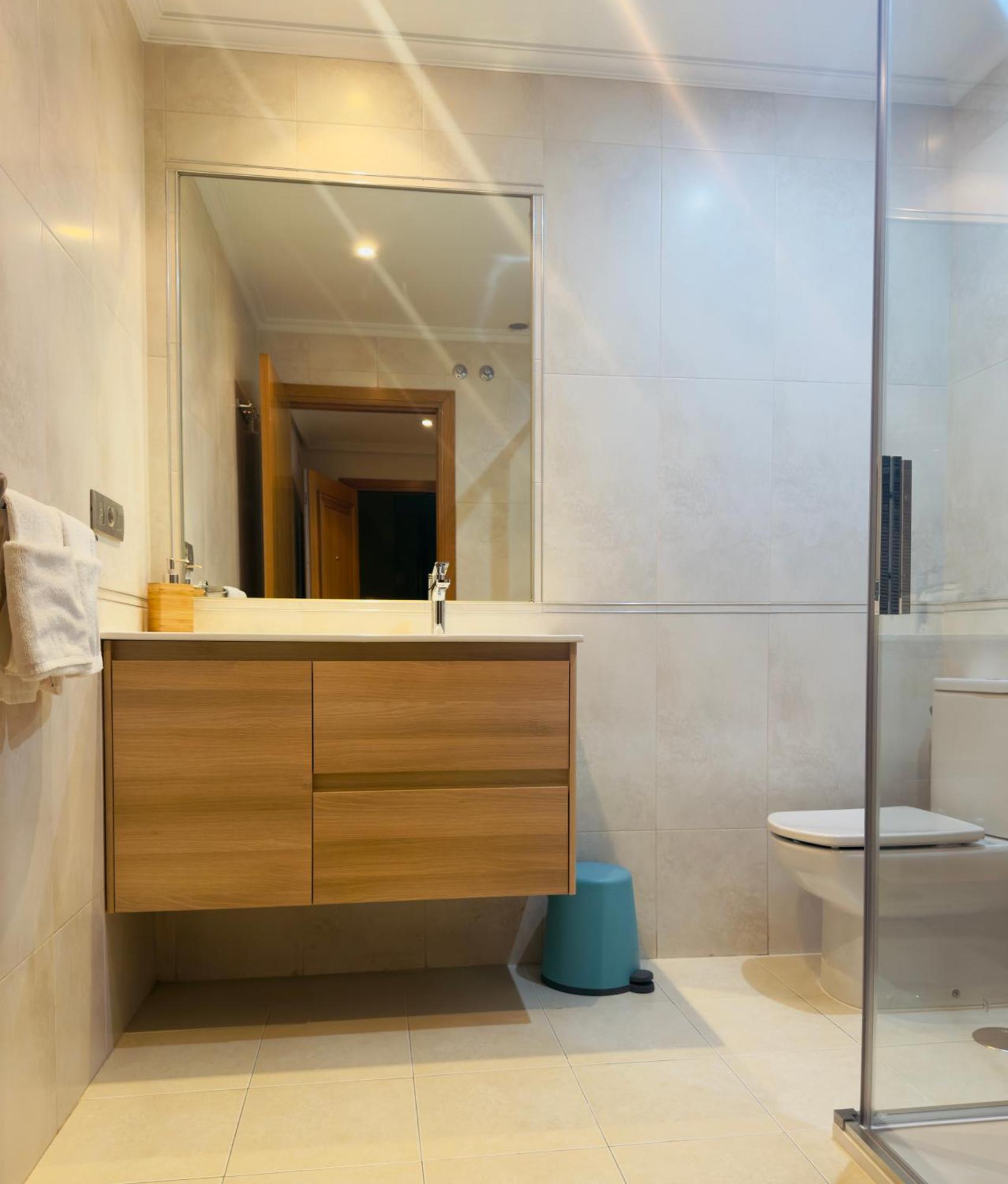 Apartamento En Primera Linea De Playa Riazor A Coruna Luaran gambar