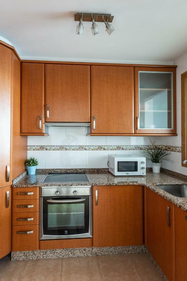 Apartamento En Primera Linea De Playa Riazor A Coruna Luaran gambar