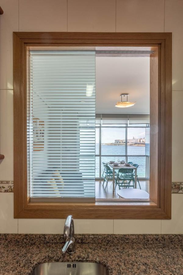 Apartamento En Primera Linea De Playa Riazor A Coruna Luaran gambar